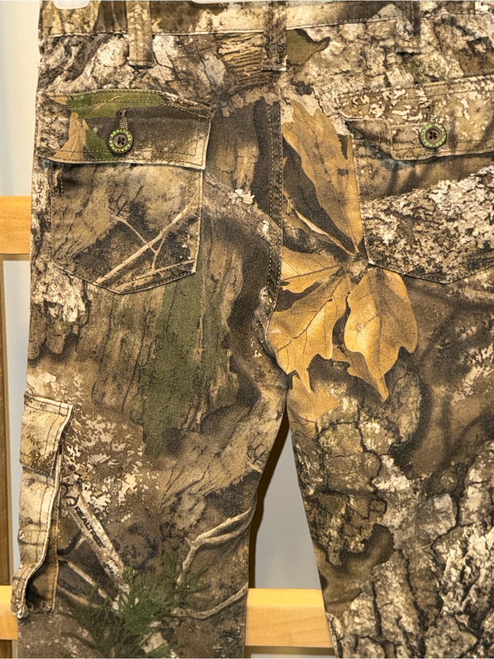 Realtree APX Realtree Camo Cargo Pants in Brown and Green - Picture 3 of 16